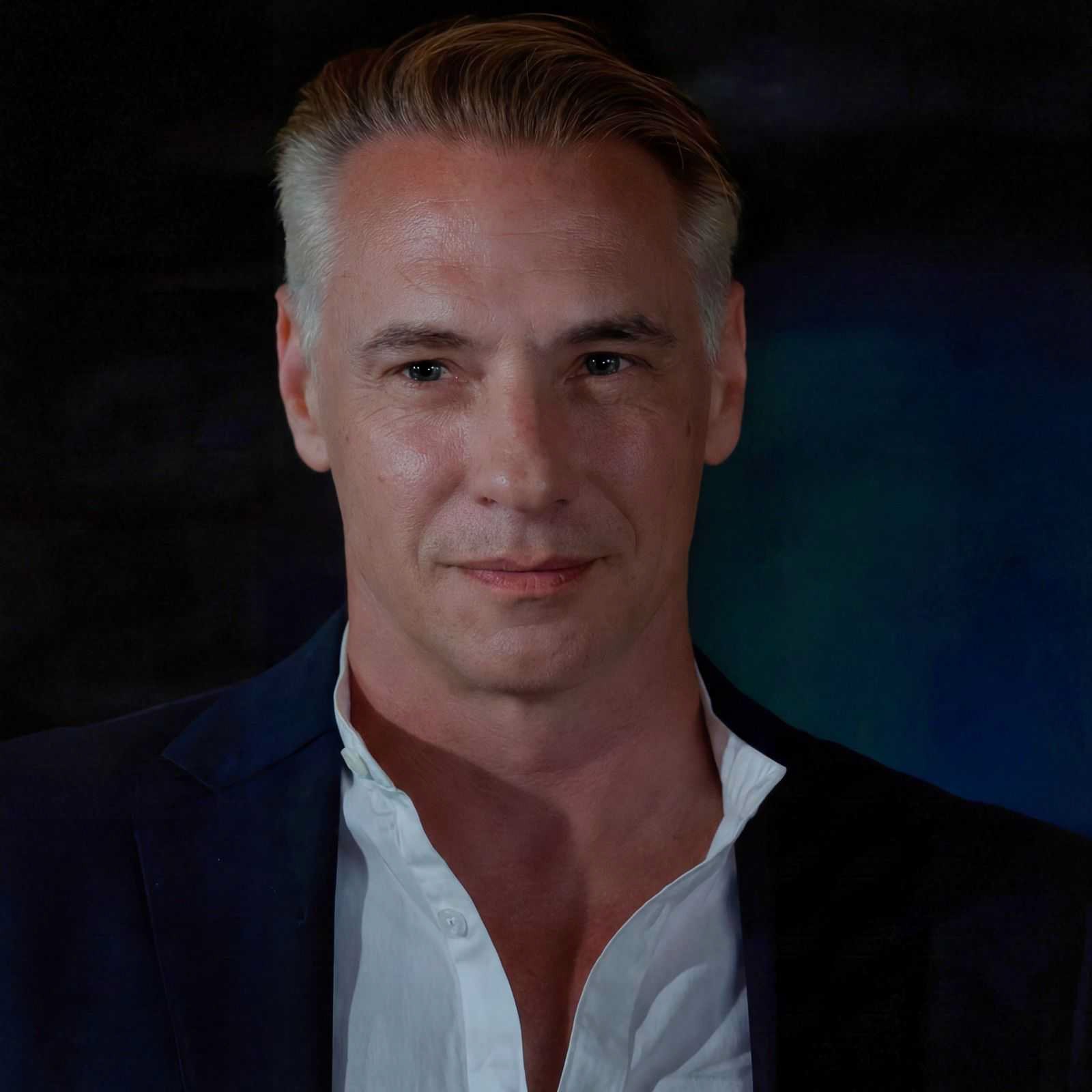Julien Uhlig on beach